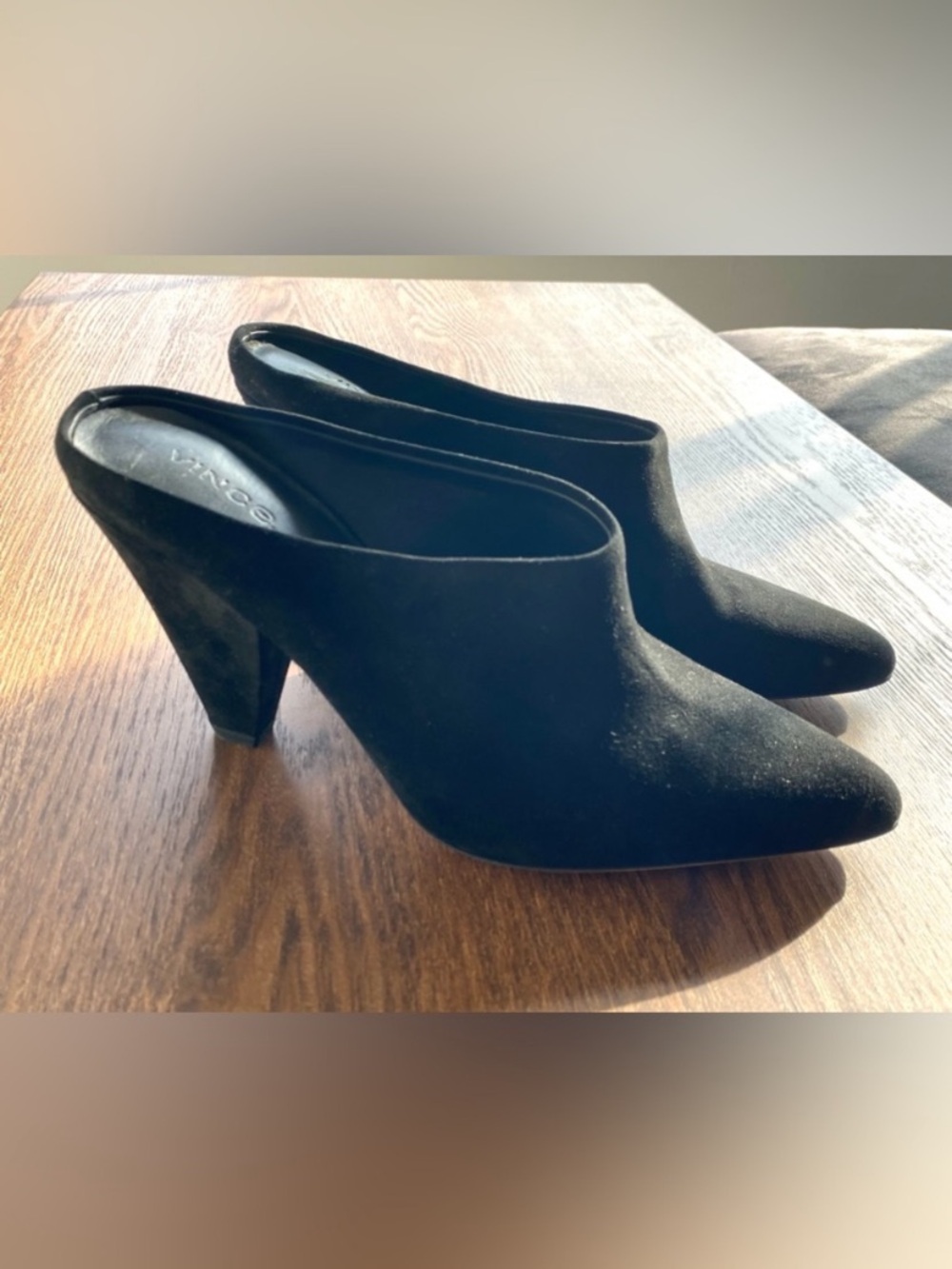 Authentic Vince genuine suede stylish mules made Italy . Size 8M
